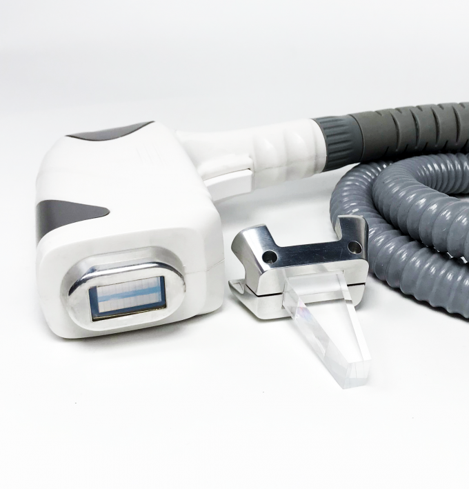 Volle Spotgröße der hohen Leistung der Körper-Dioden-Laser-Haar-Abbau-Maschinen-1200W 10 * 15mm 15 * 30mm